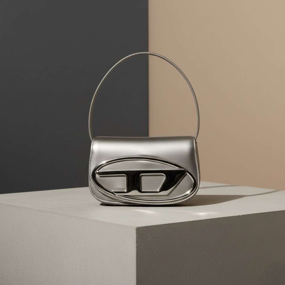 Luxury Metallic Silver Sling Bag – Modern Minimalist - Image 2