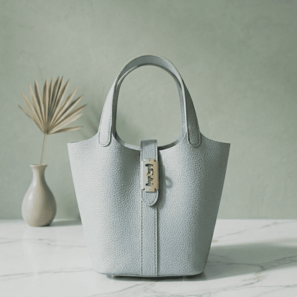 Elegant Everyday Leather Handbag